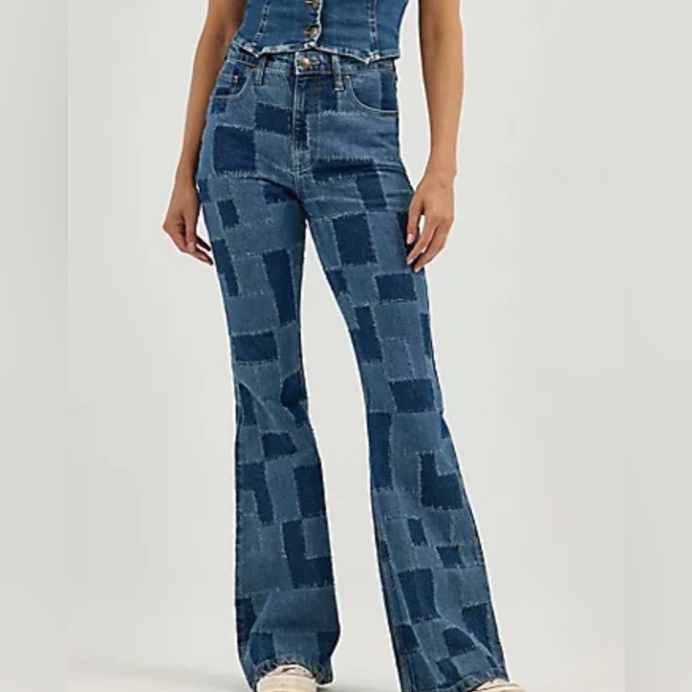 Free People Lee High-Rise Flare Jeans. NWT. Traveling pant - Picture 3 of 6